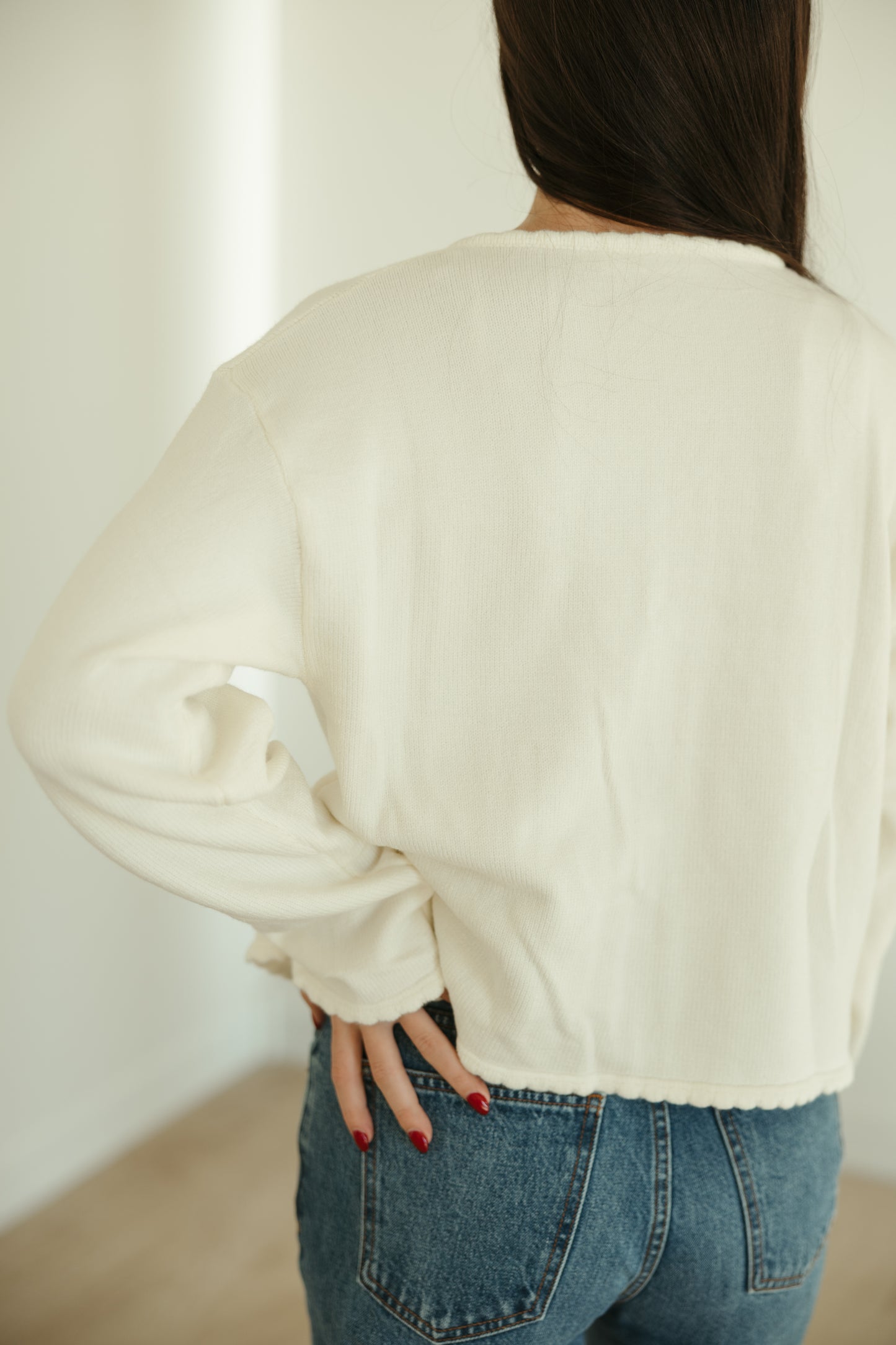 Ivory Scallop Hem Top