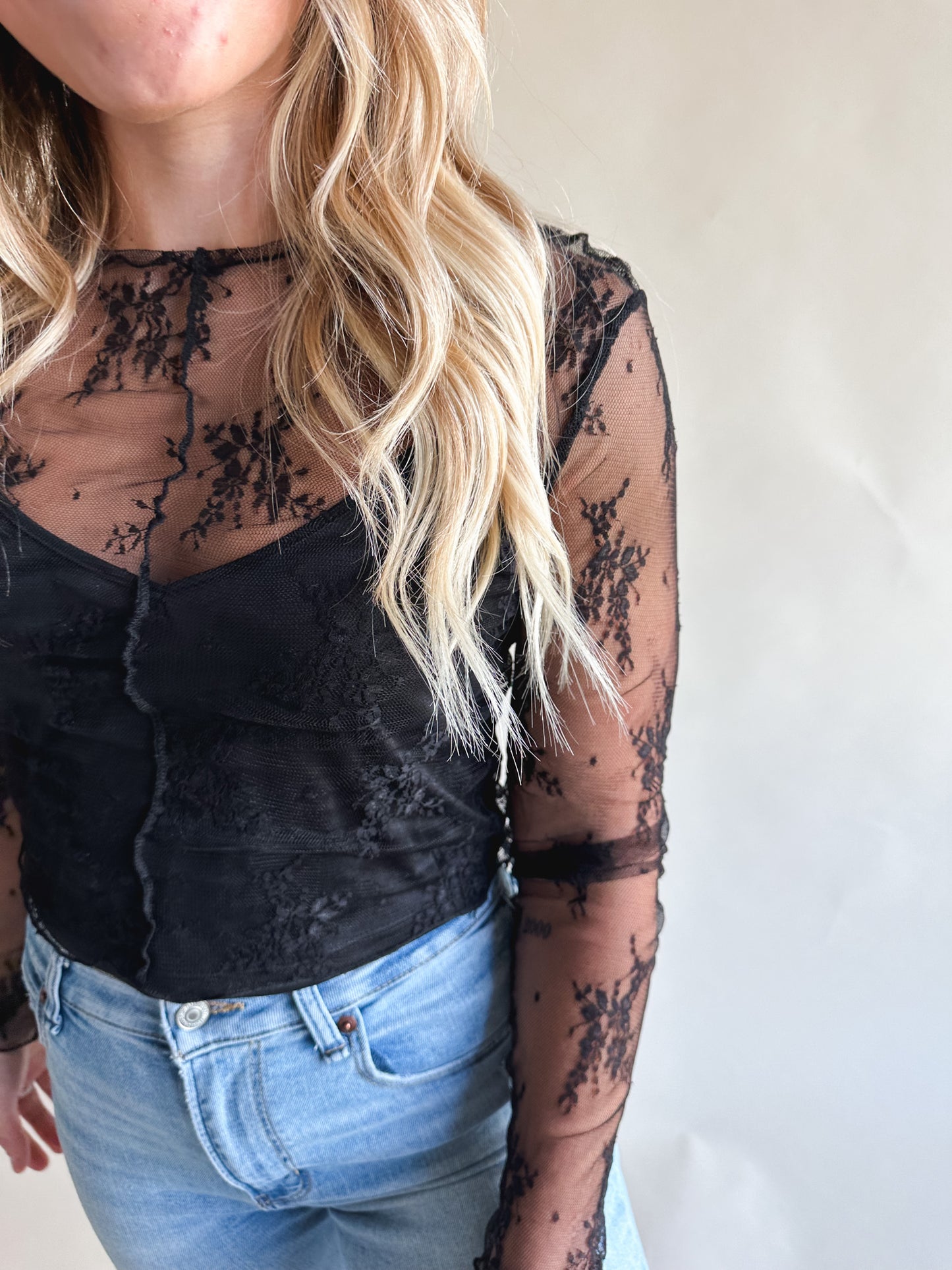 Longsleeve Nightlight Lace Top
