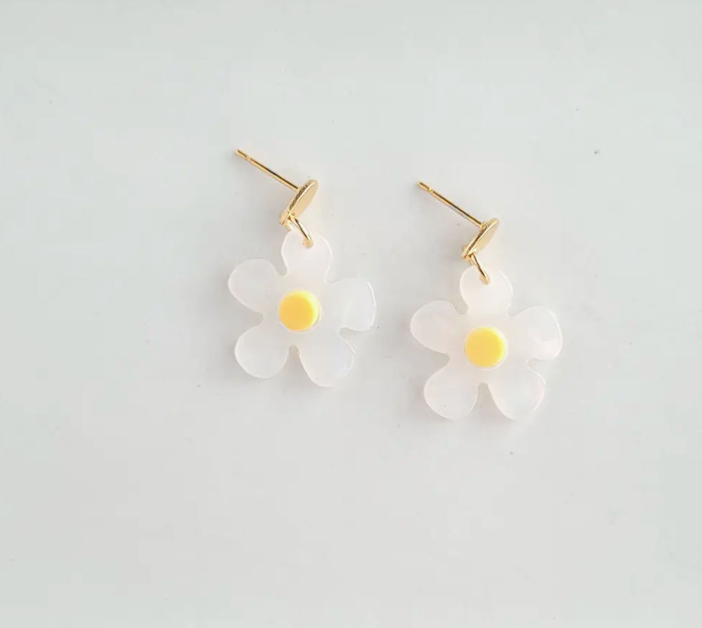 Dainty Daisy Earrings