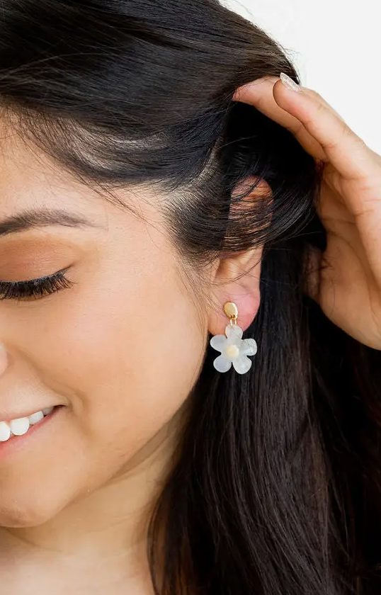Dainty Daisy Earrings