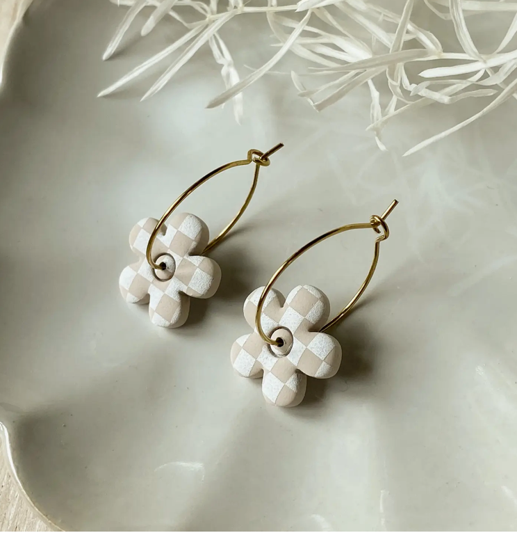 Laurel Hoops