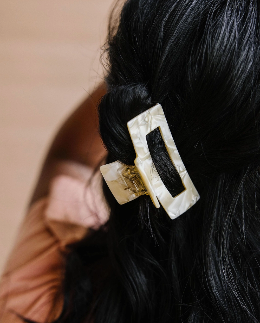 Cream Marble Claw Clip