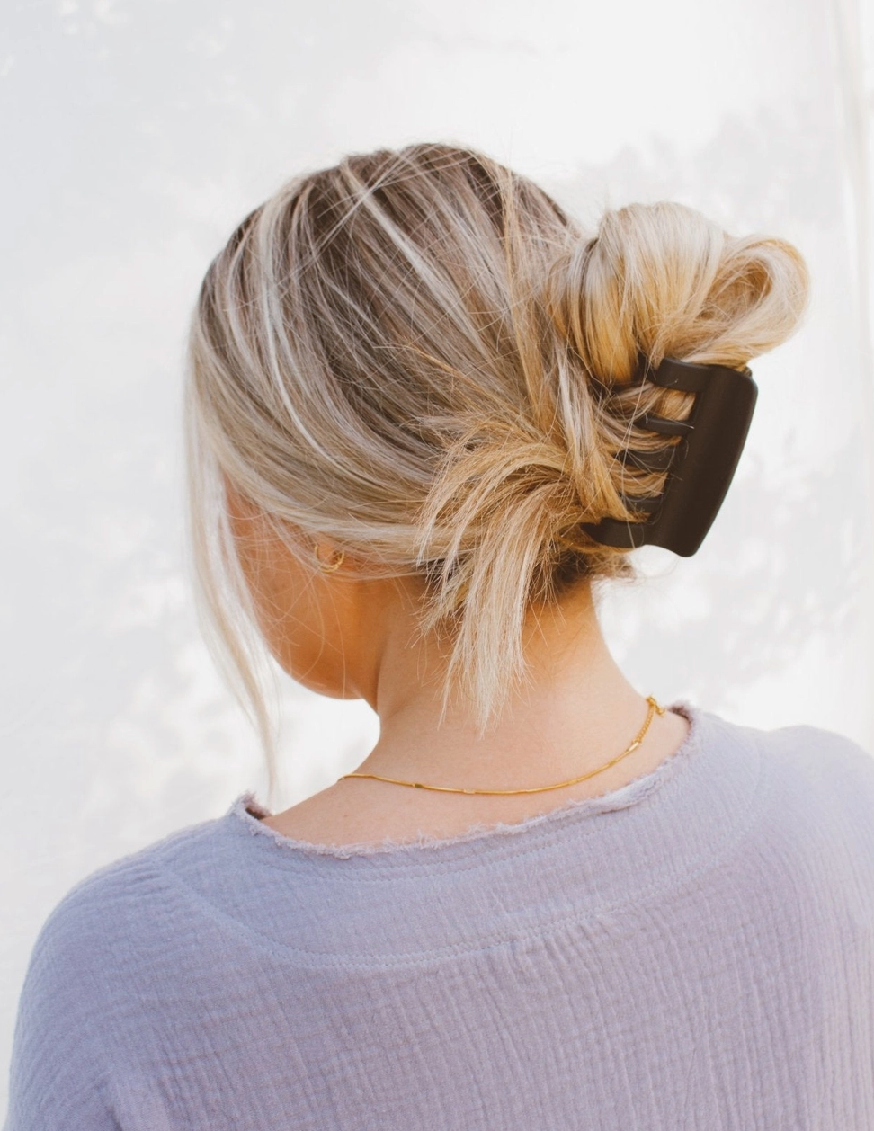 Day Dreamer Black Claw Clip