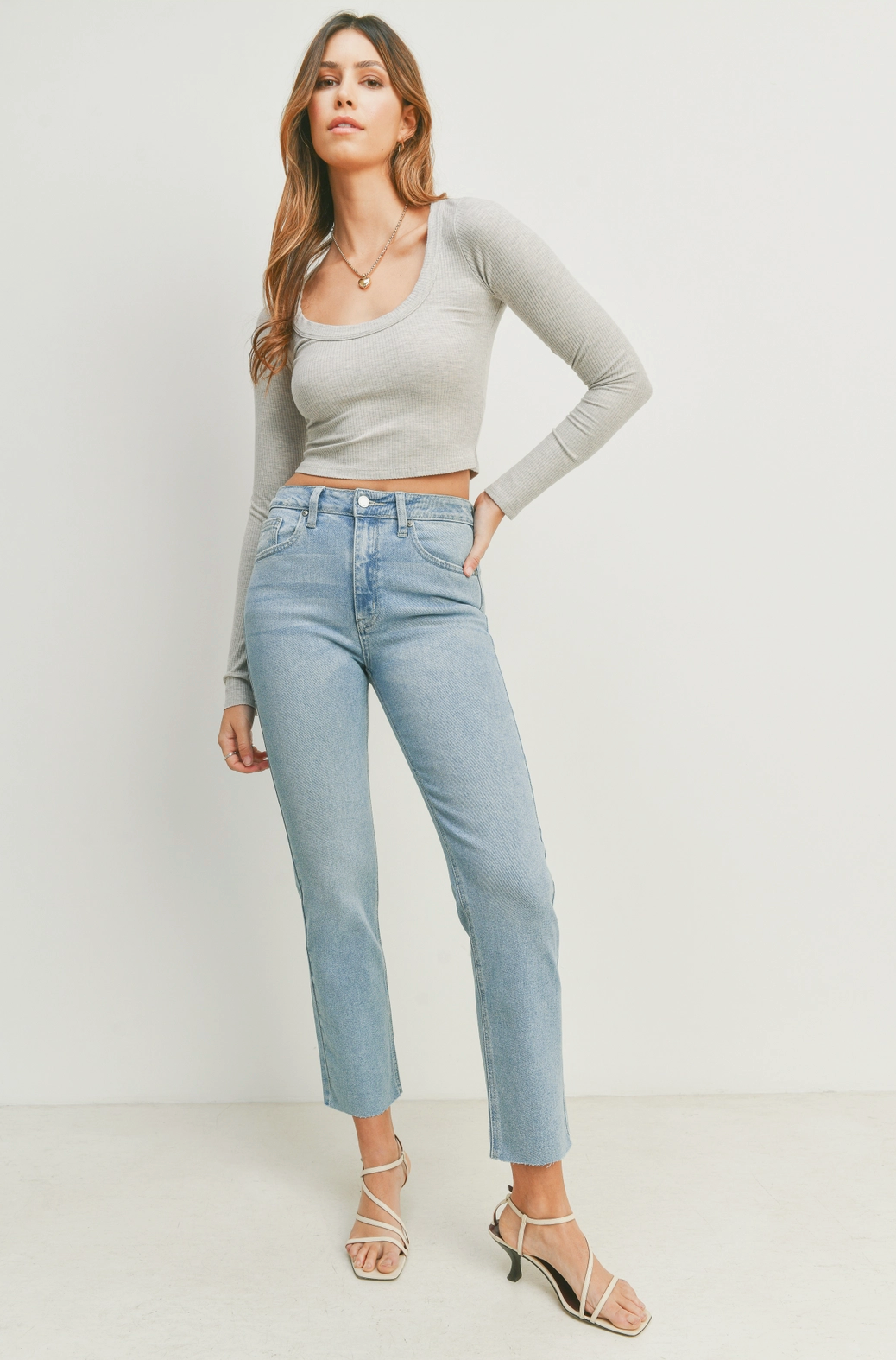 Cut Off Hem Light Wash Jeans