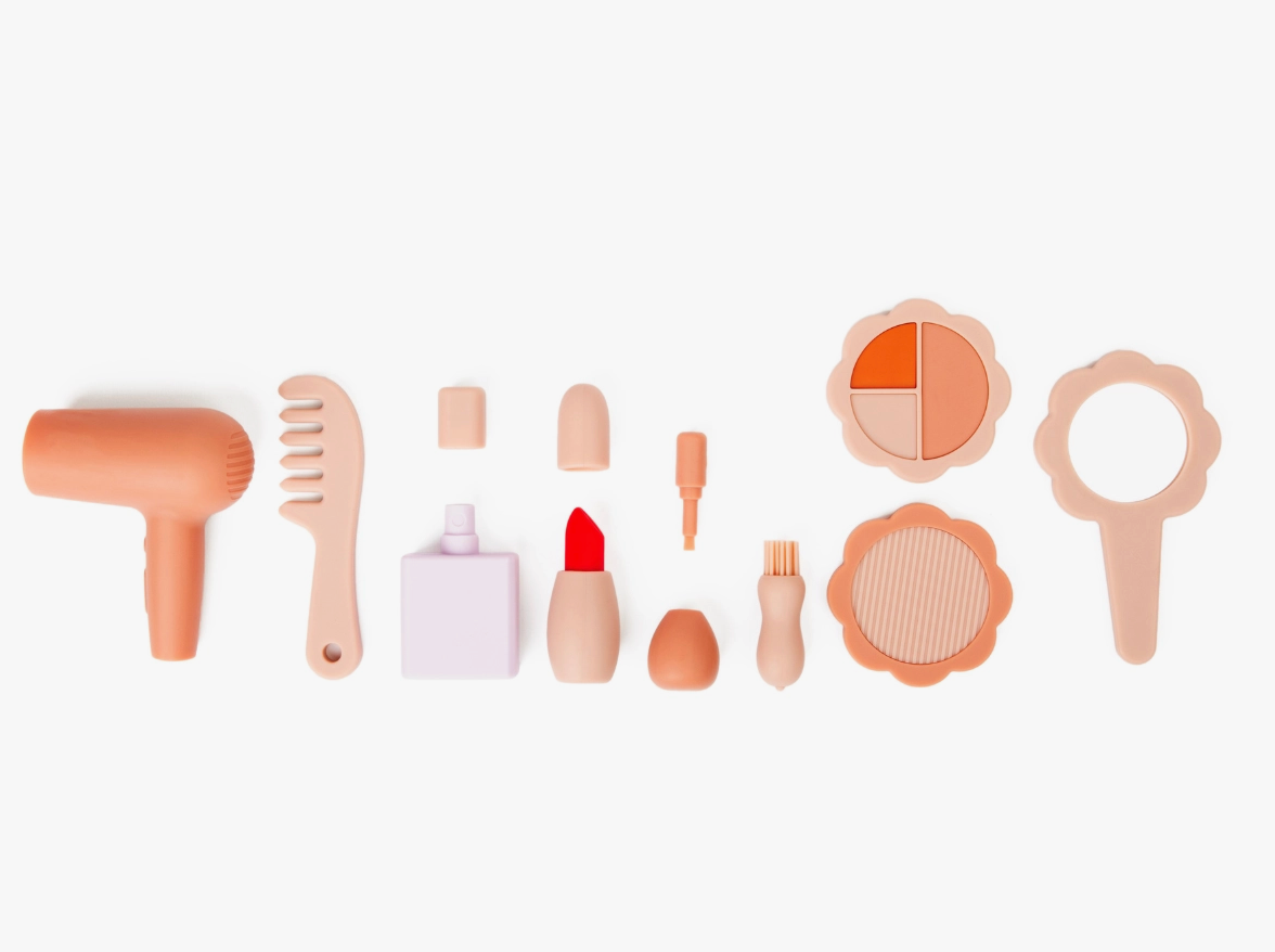 Silicone Makeup Playlet