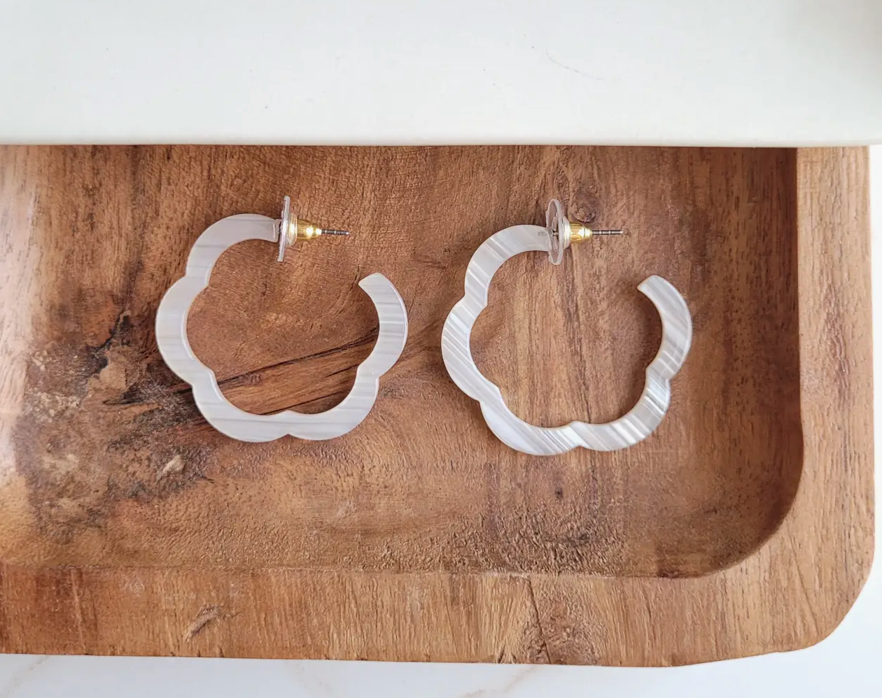 Posey Seashell Hoops