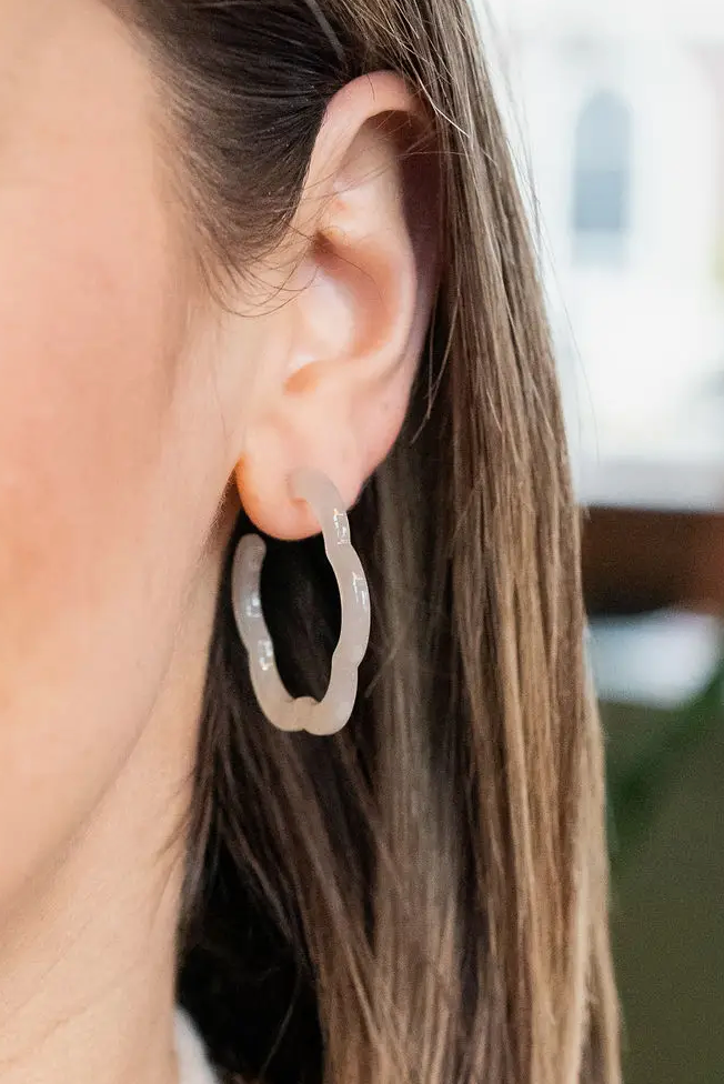 Posey Seashell Hoops