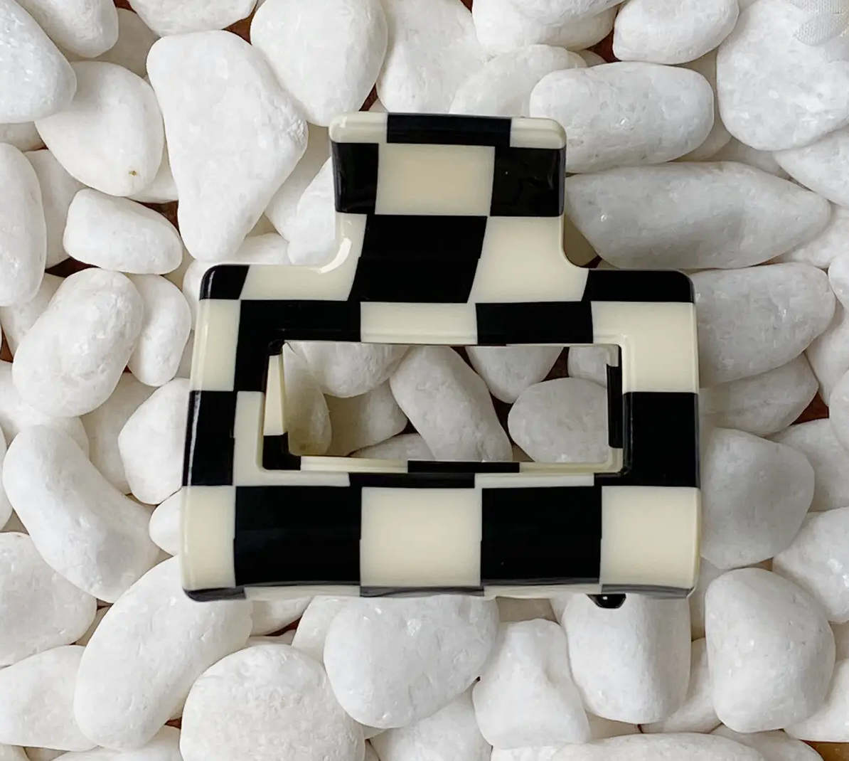 Medium Checkered Claw Clip