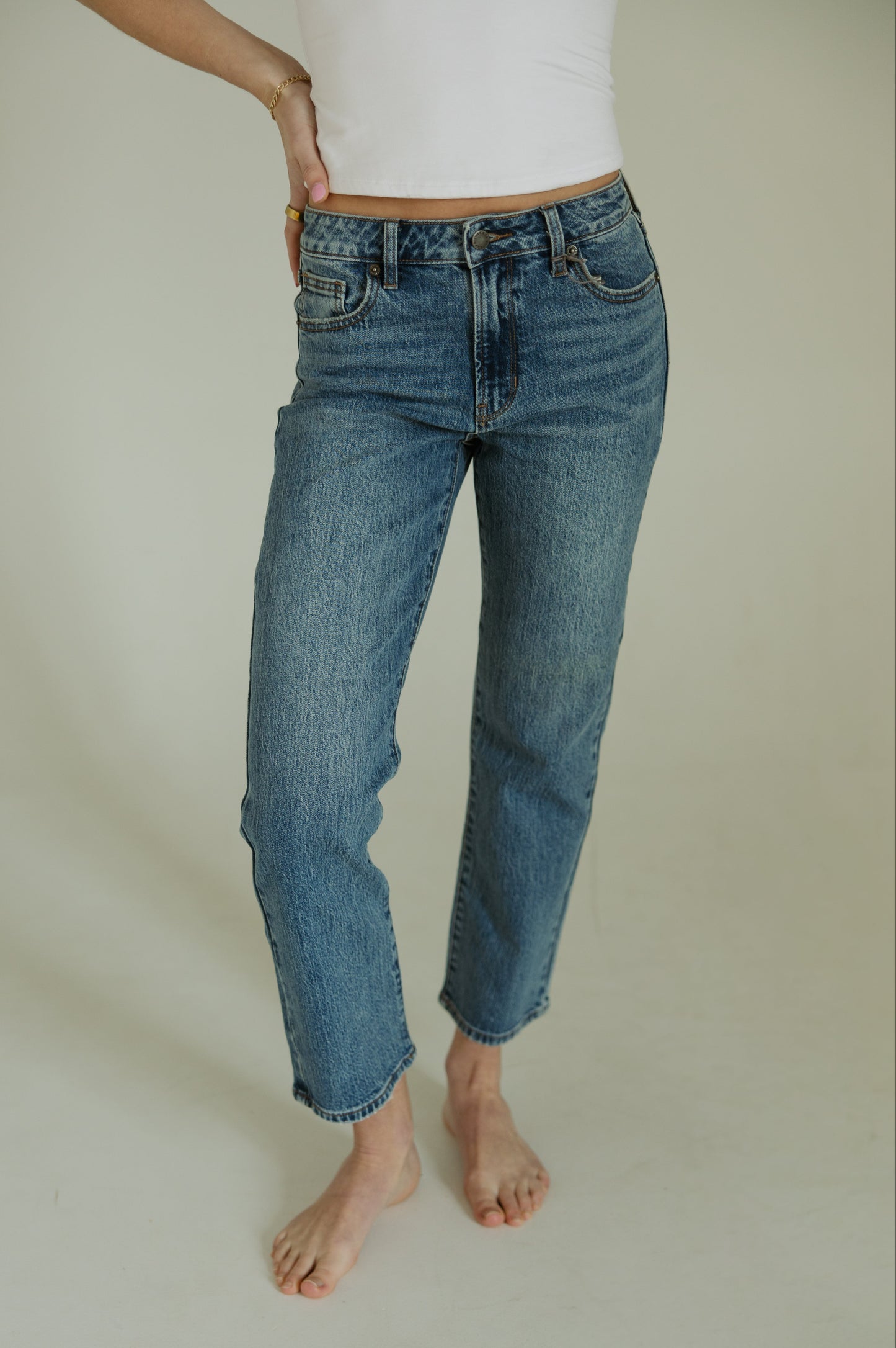 Mid Rise 90's Straight Leg Jeans