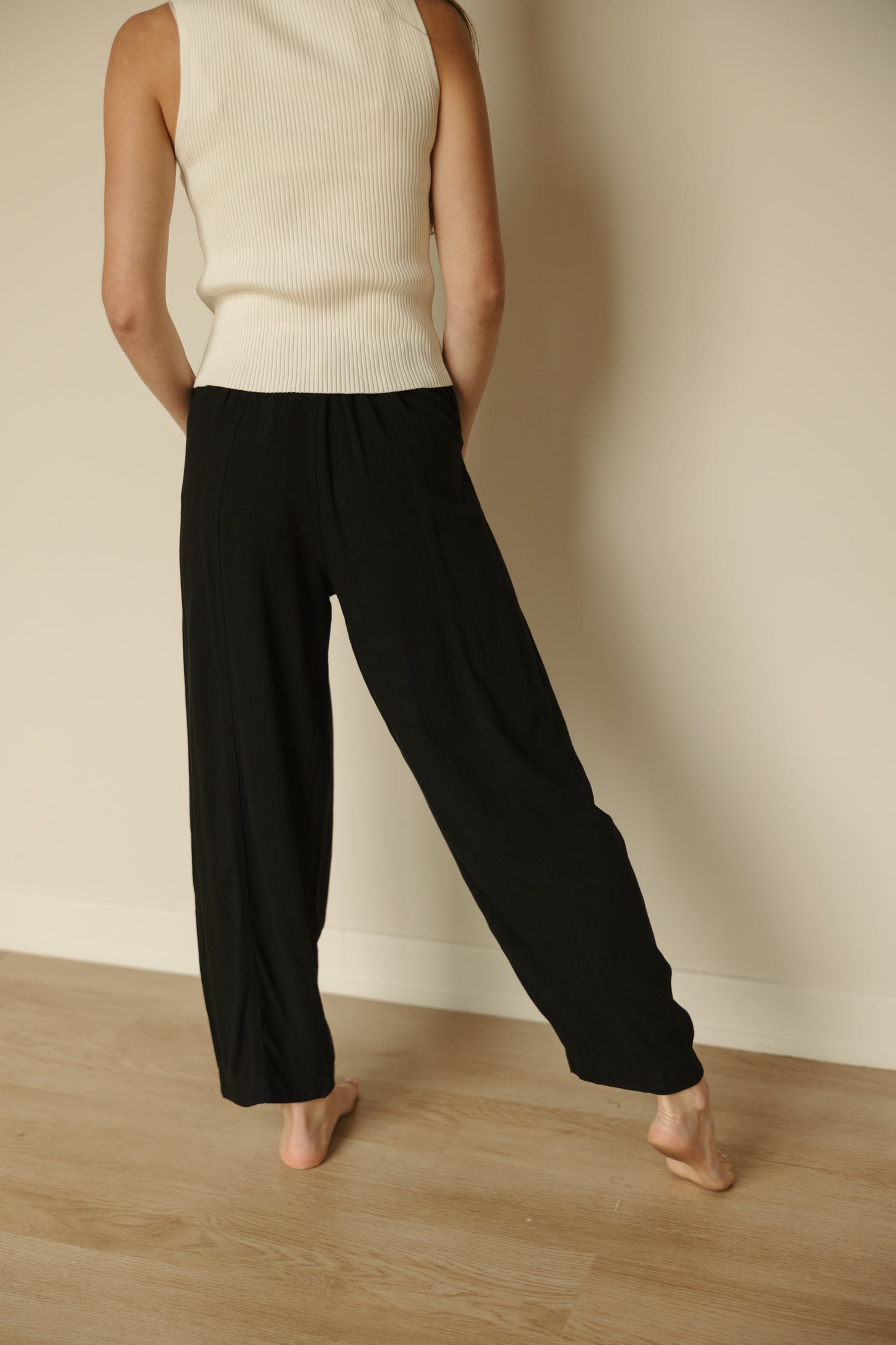 Relaxed Barrel Pants