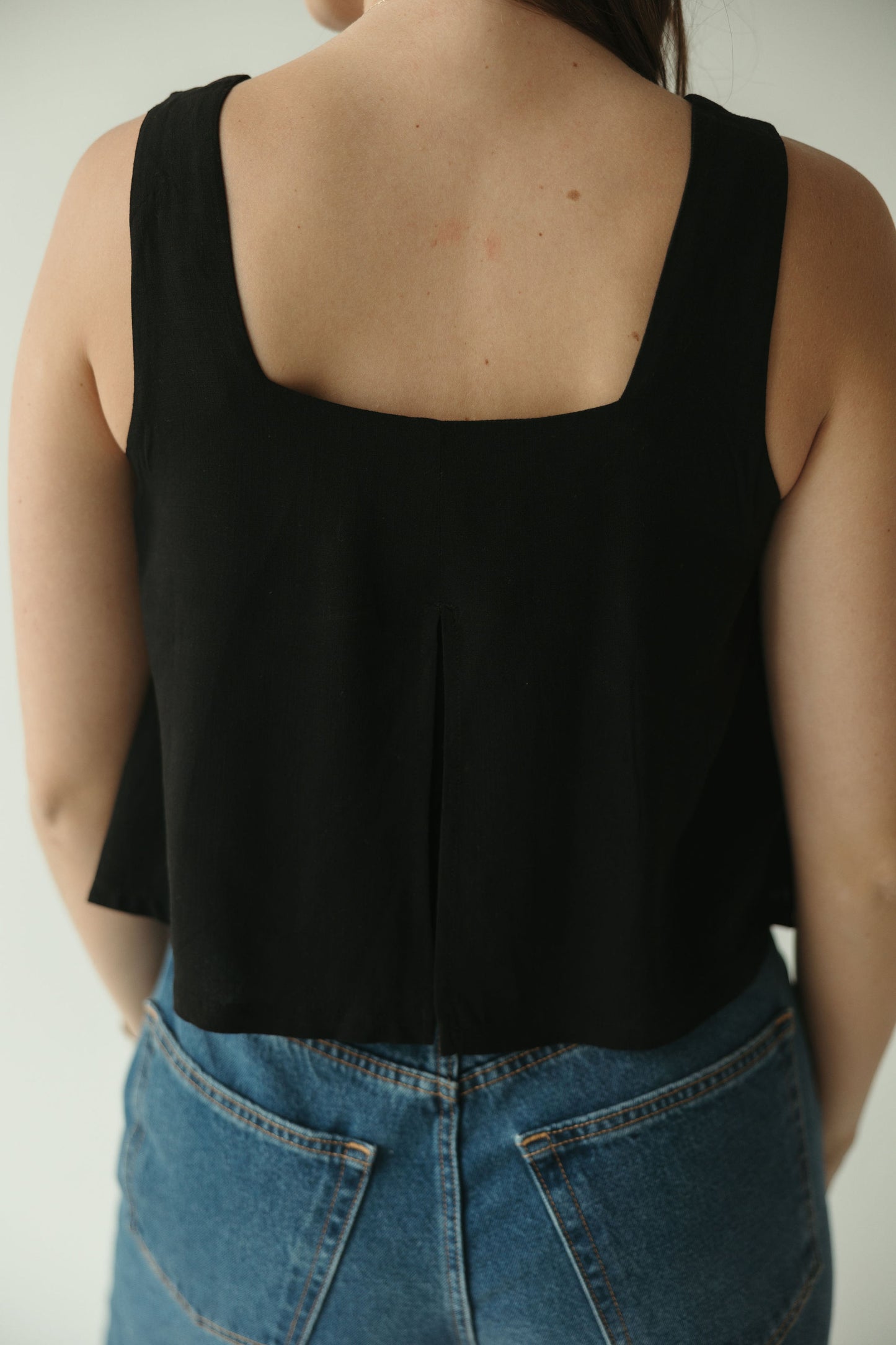 Flowy Cropped Tank w/ Slit Back