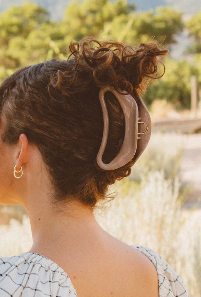 Creamy Brown Claw Clip
